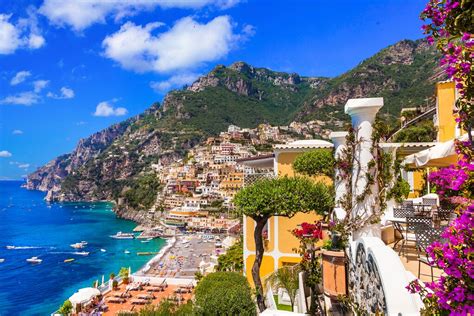 amalfi beach boutiques.